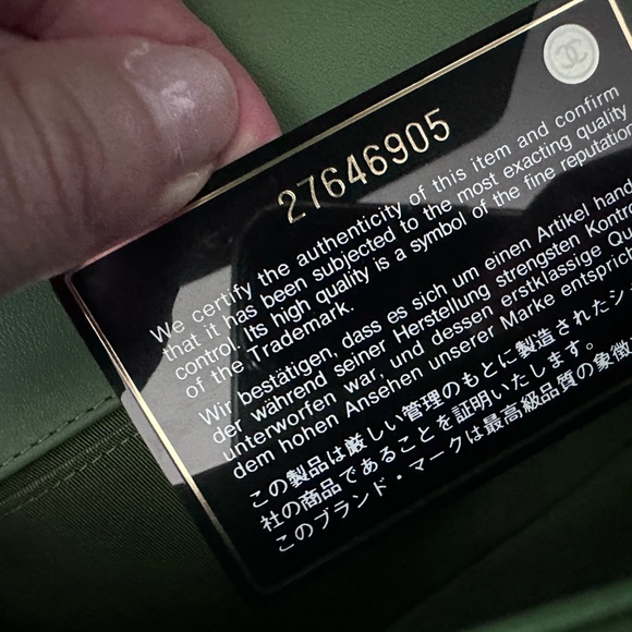 Chanel 19P green lambskin quilted medium boy bag with light gold hardware - Picture 10 of 10